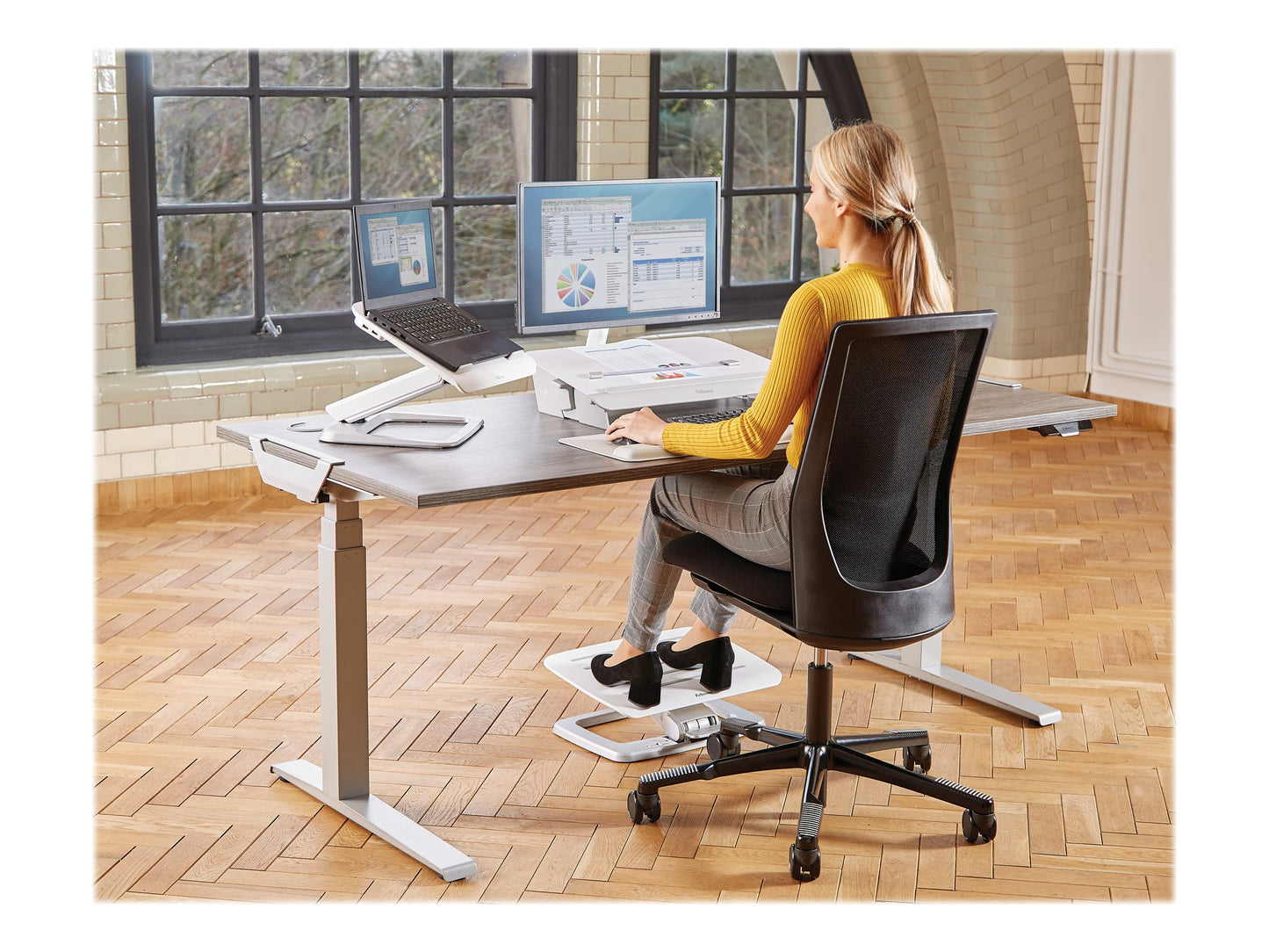 FELLOWES SUPPORT ORDINATEUR PORTABLE HANA 230V EU/UK - BLANC