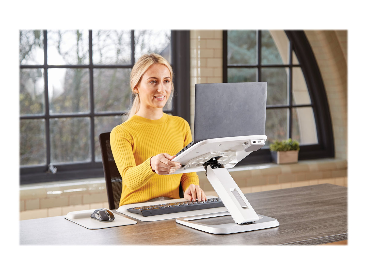 FELLOWES SUPPORT ORDINATEUR PORTABLE HANA 230V EU/UK - BLANC
